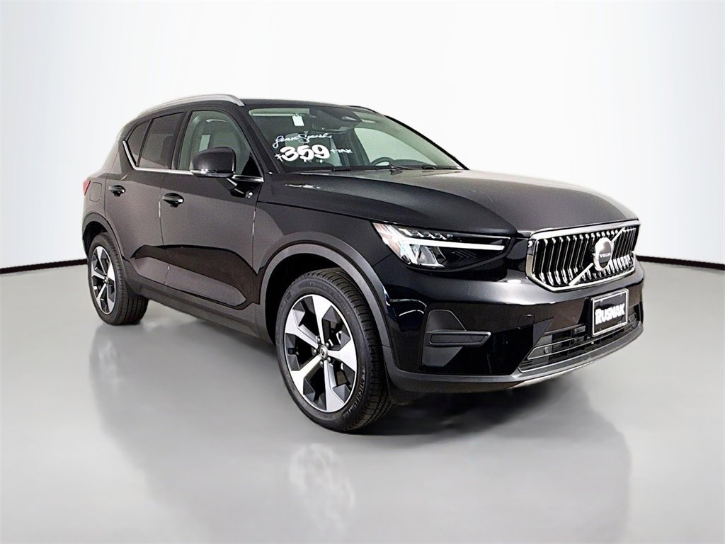 Used 2025 Volvo XC40 B5 Core w/ Protection Package Premier