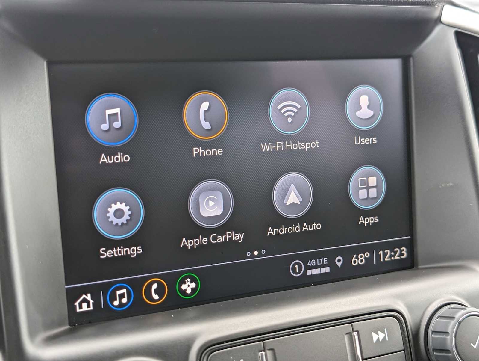 Used 2023 GMC Terrain SLT image 28