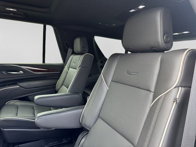 Certified 2021 Cadillac Escalade Premium Luxury AWD/4WD image 23