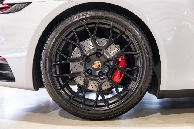 Used 2024 Porsche 911 Targa 4S w/ Premium Package image 33