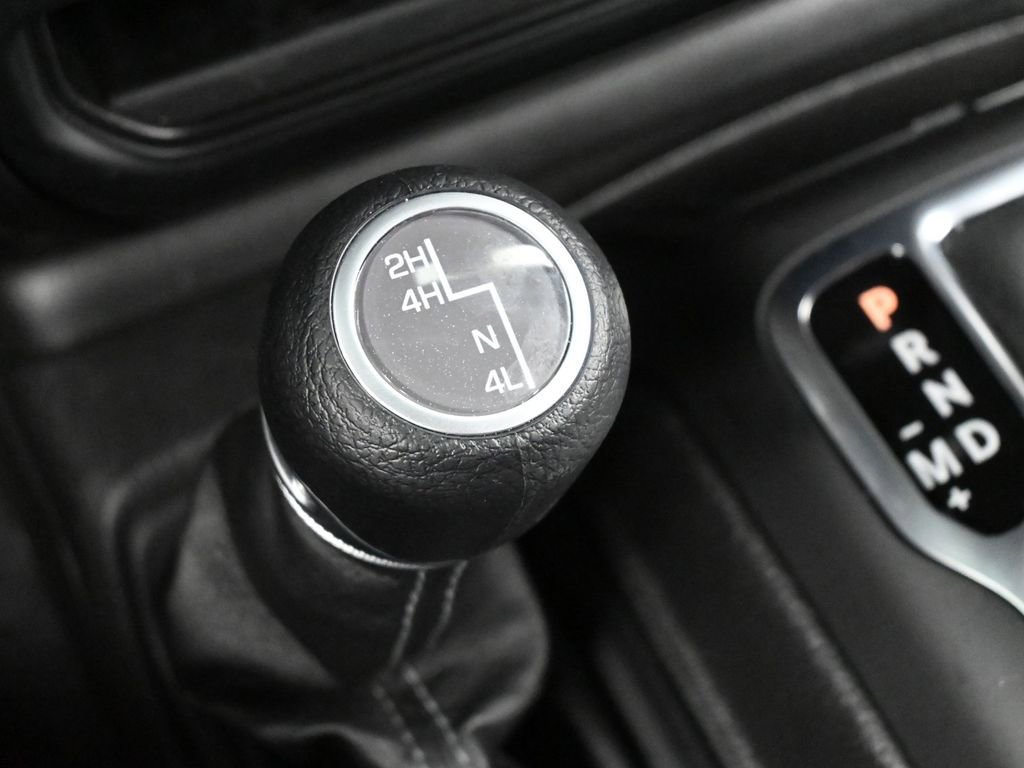 Used 2024 Jeep Wrangler Sport S image 23