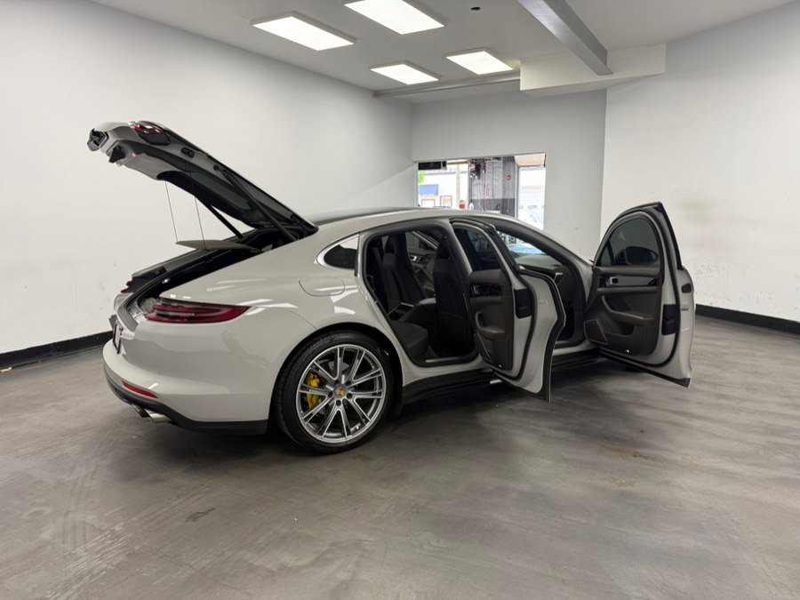 Used 2018 Porsche Panamera 4S AWD/4WD image 25