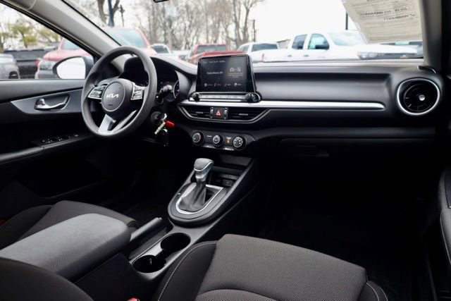 Used 2023 Kia Forte LXS w/ LXS Technology Package image 9