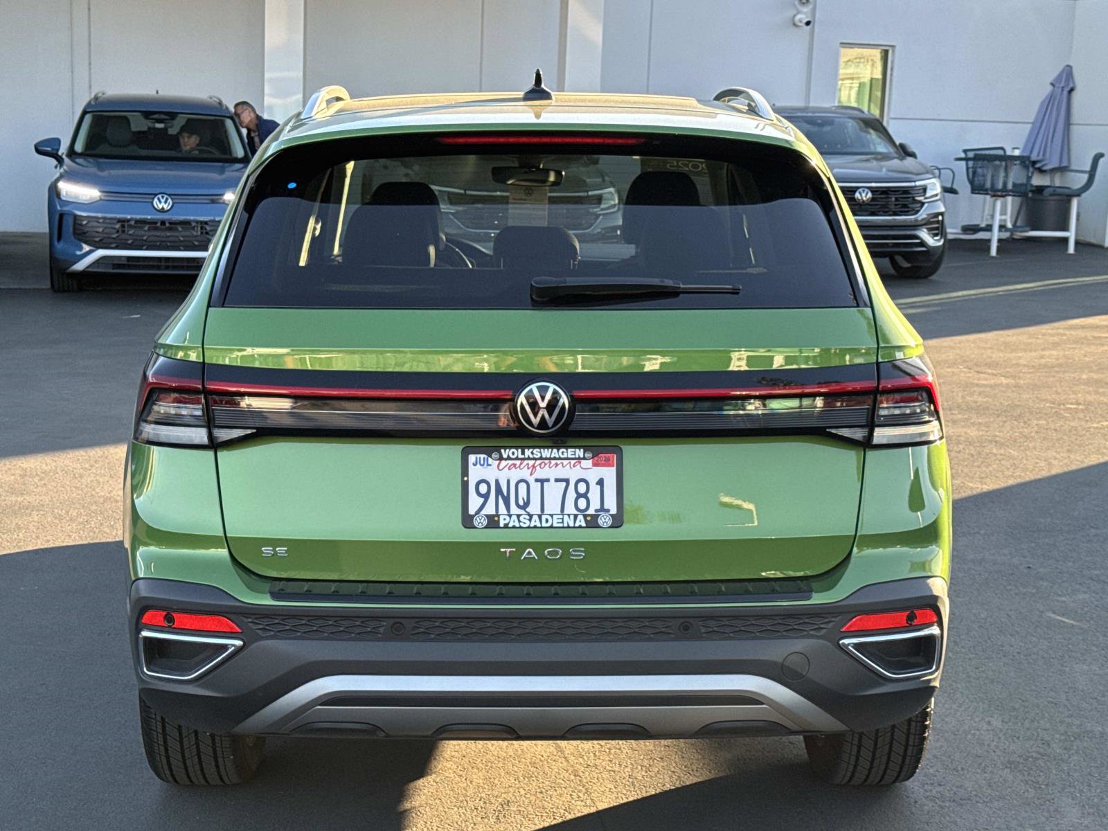 Certified 2025 Volkswagen Taos SE w/ Panoramic Sunroof Package image 4