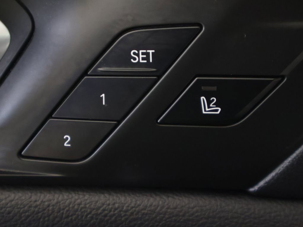 Used 2020 BMW X5 M50i w/ Premium Package AWD/4WD image 40