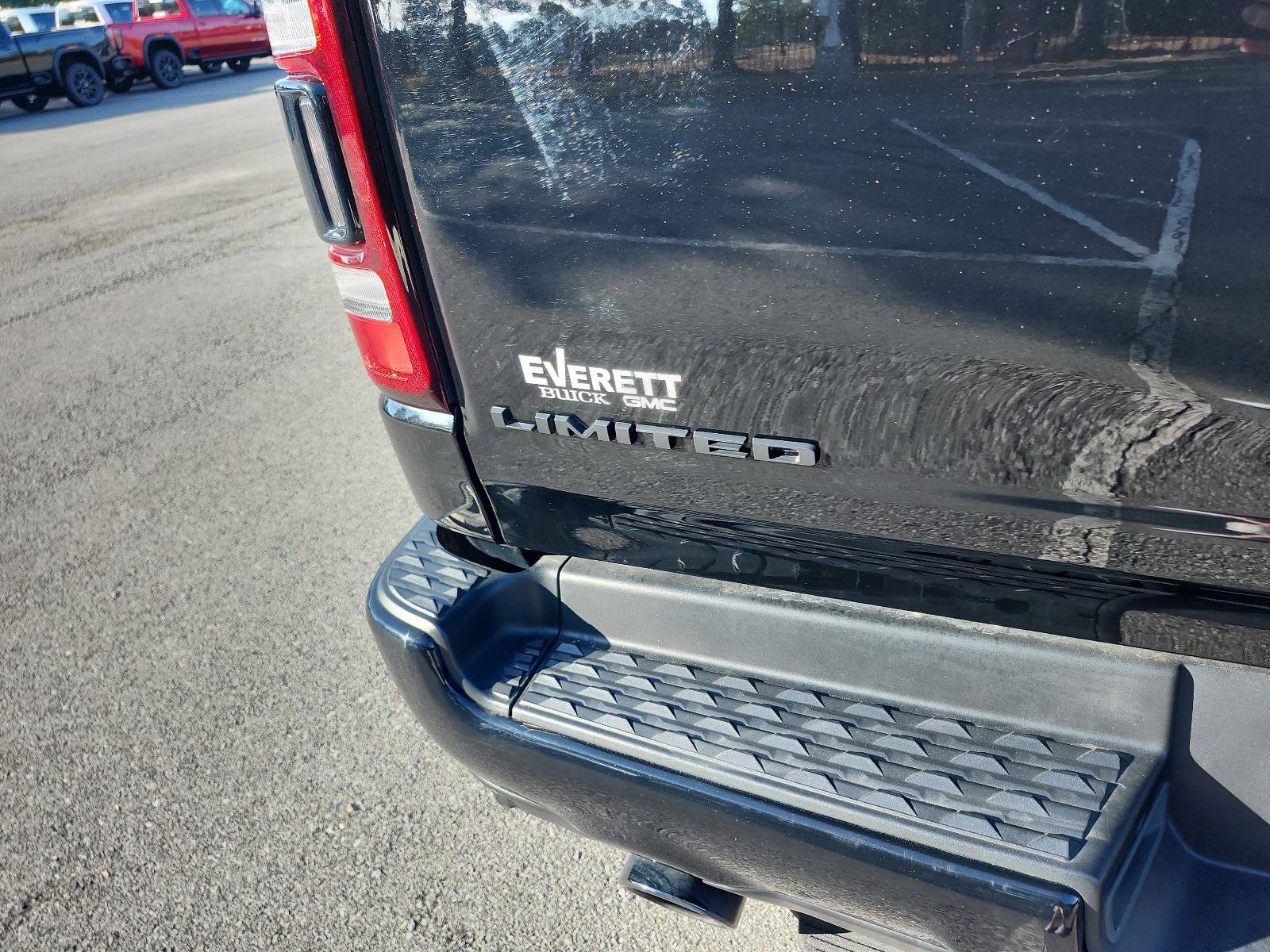 Used 2021 RAM 1500 Limited w/ Night Edition image 4