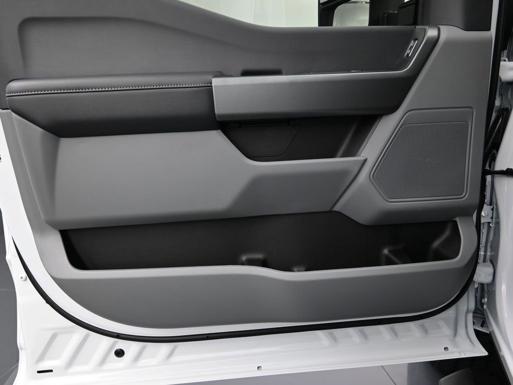 New 2026 Ford F350 XL w/ XL Chrome Package image 11