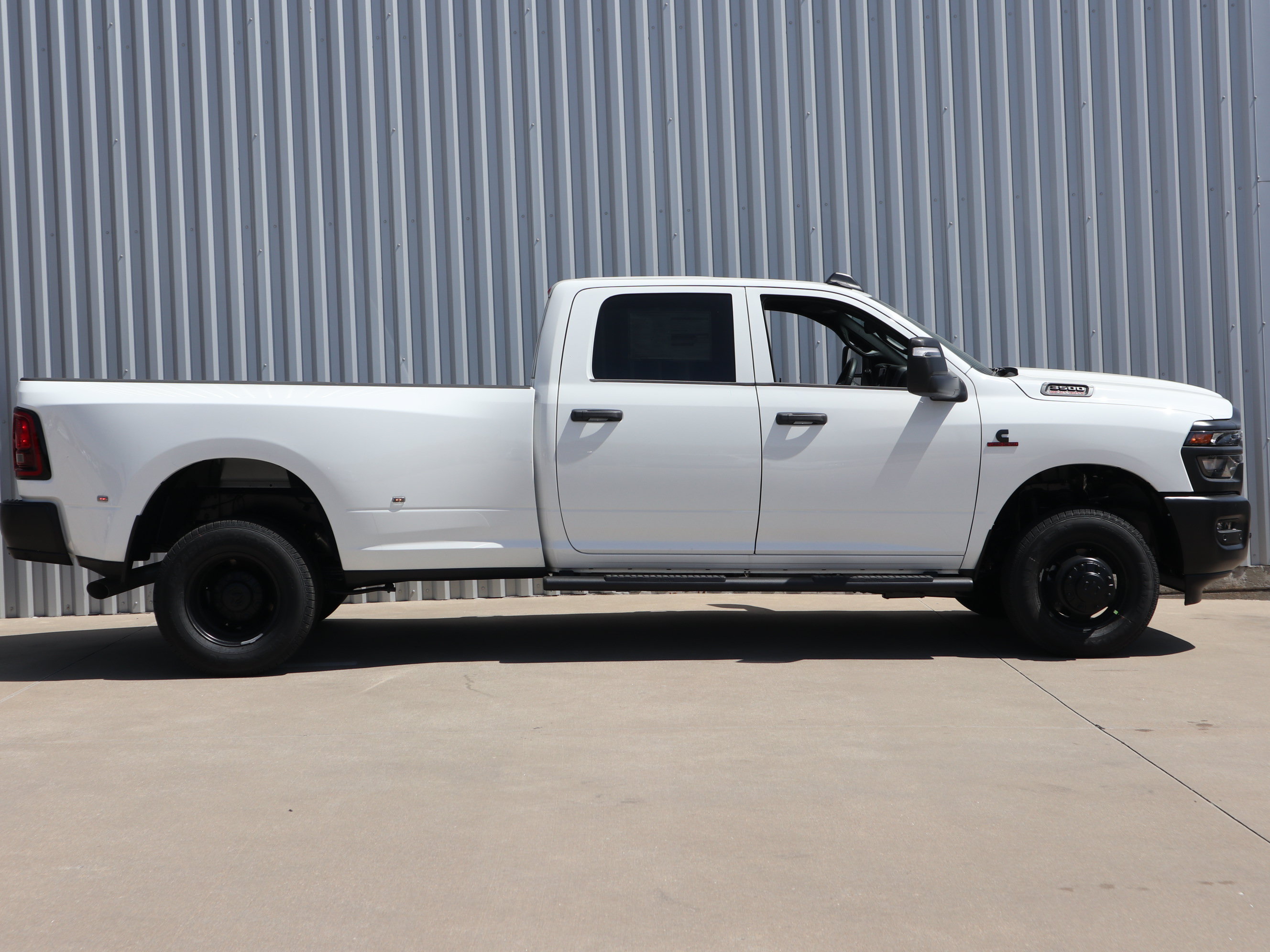 New 2026 RAM 3500 Tradesman AWD/4WD image 4