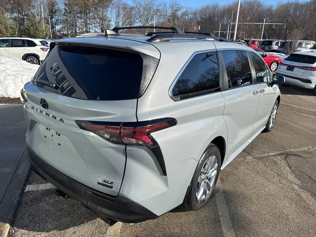 Used 2023 Toyota Sienna XLE Woodland Edition video 2