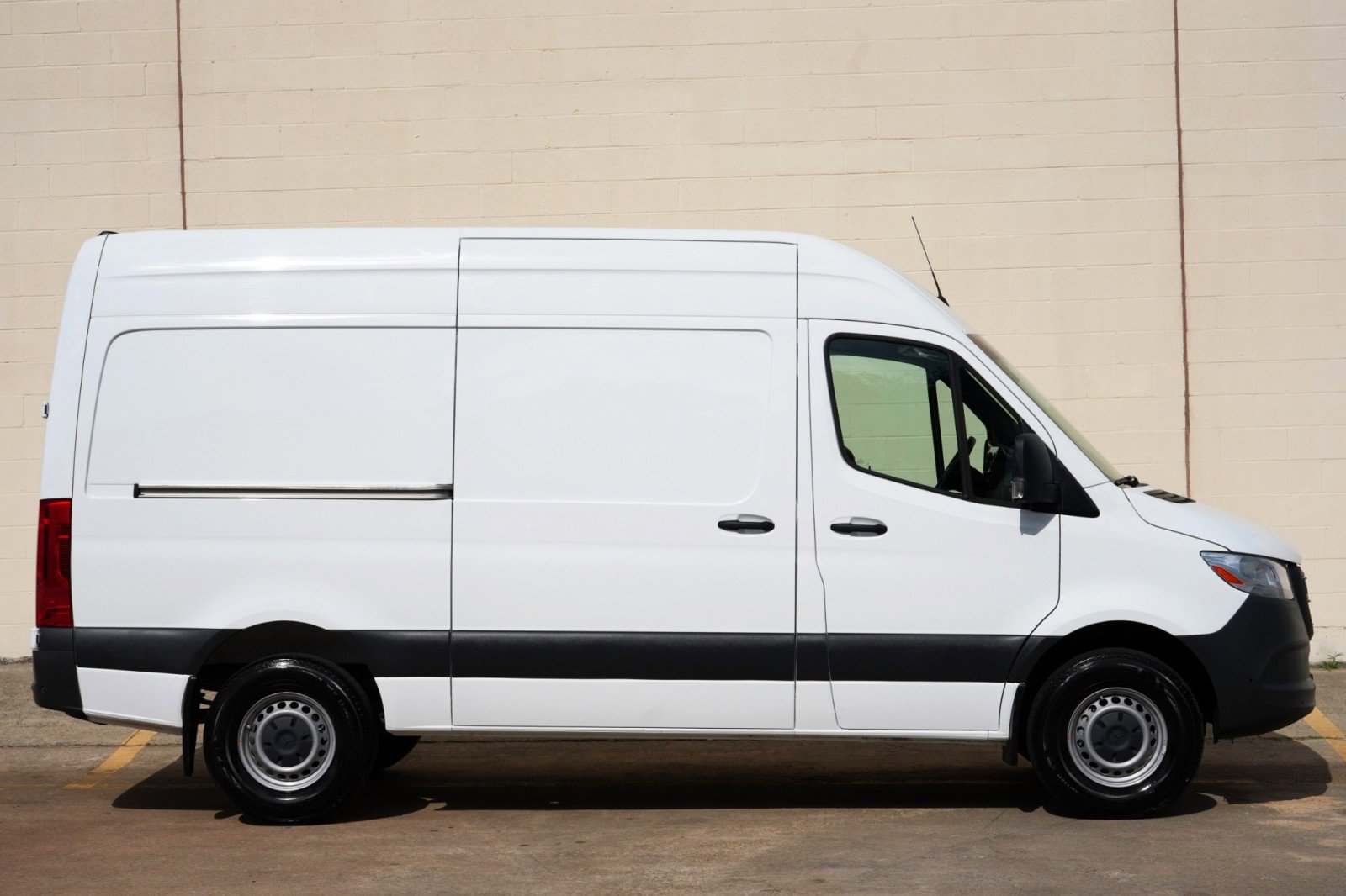 Used 2023 Mercedes-Benz Sprinter 2500 image 48