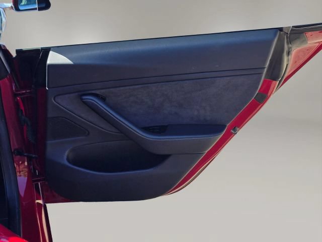 Used 2018 Tesla Model 3 Long Range RWD image 15