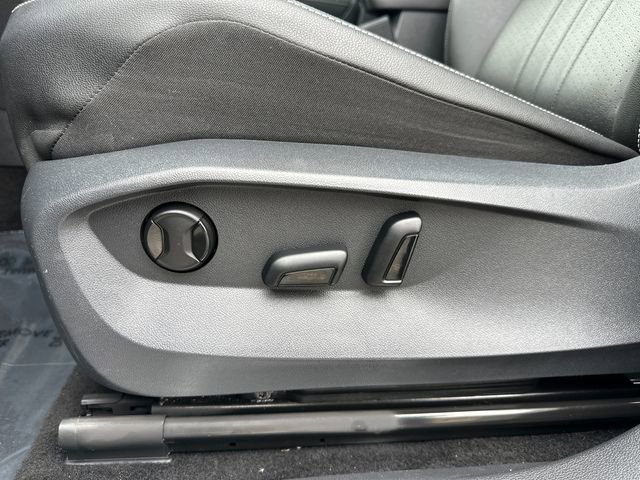Used 2023 Volkswagen Tiguan SE R-Line AWD/4WD image 30
