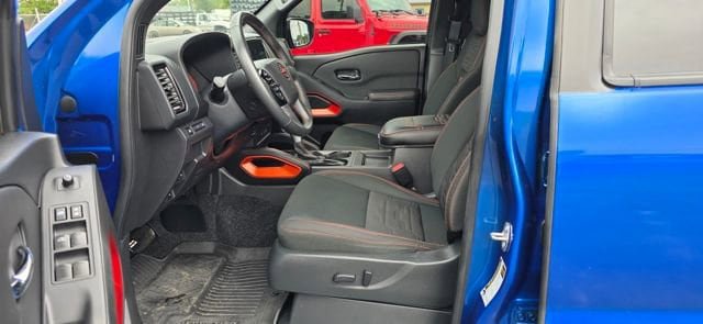 Used 2024 Nissan Frontier PRO-4X w/ Technology Package AWD/4WD image 9