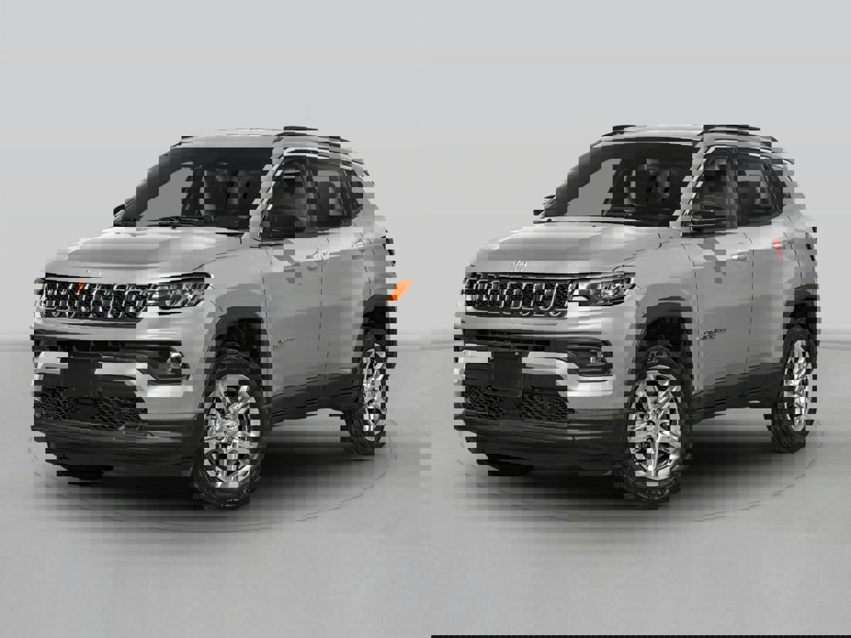 Used 2025 Jeep Compass Latitude image 1