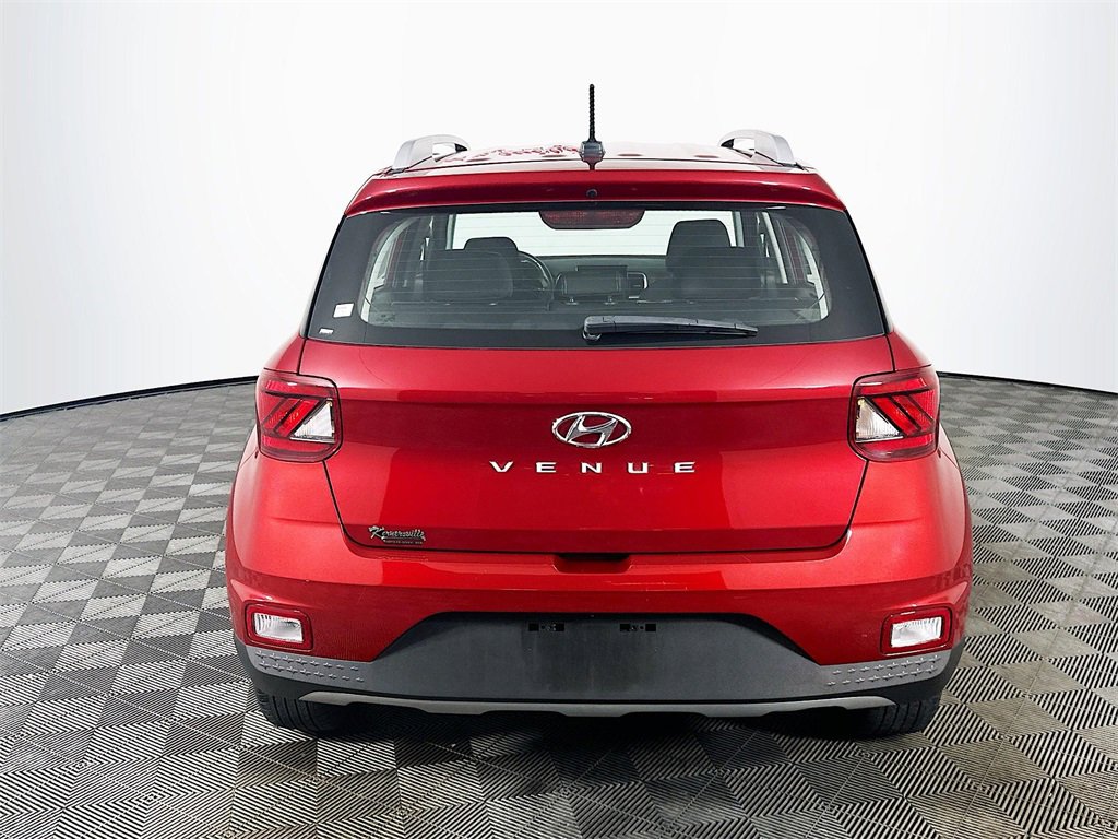 Used 2024 Hyundai Venue SEL image 6