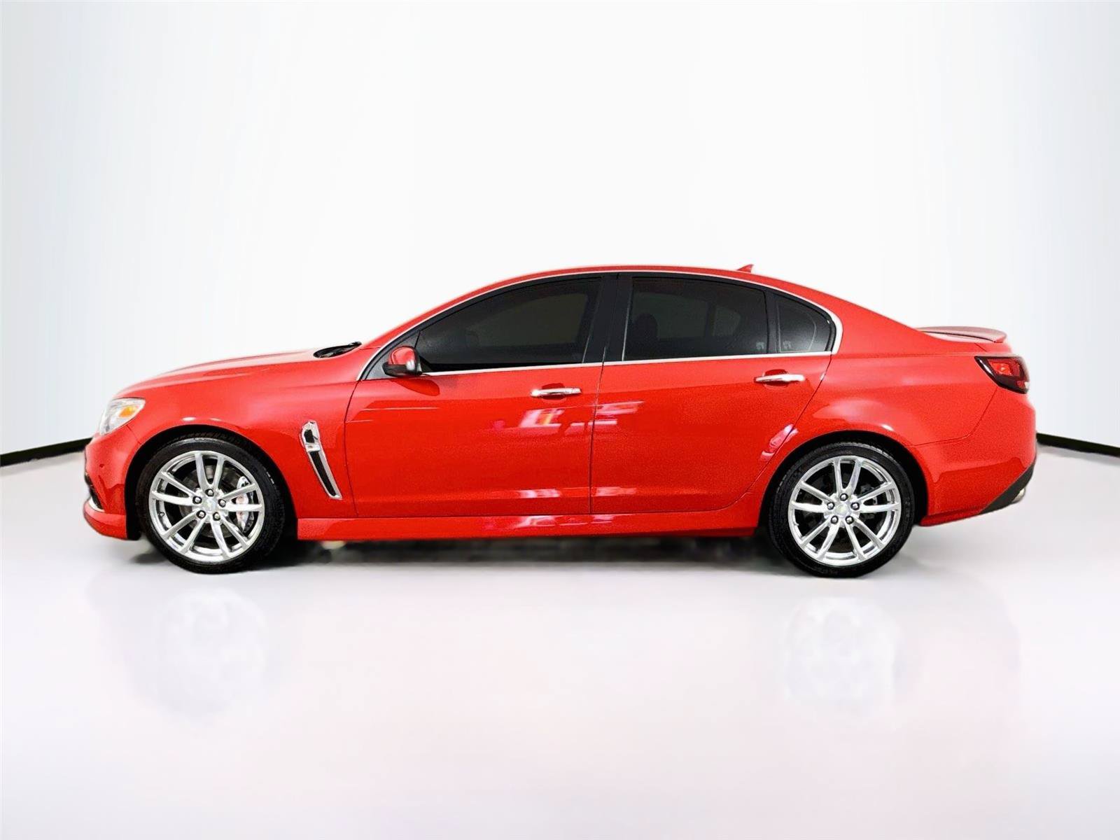 Used 2014 Chevrolet SS RWD image 2