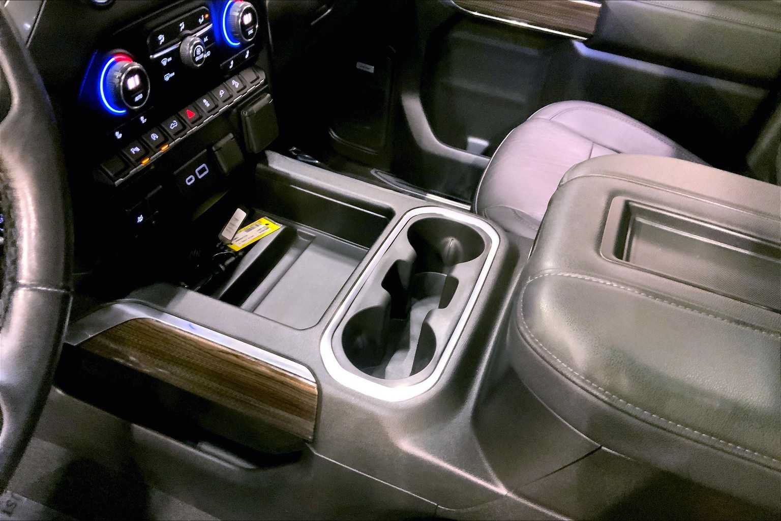 Used 2021 Chevrolet Silverado 1500 LT Trail Boss w/ Convenience Package II AWD/4WD image 17