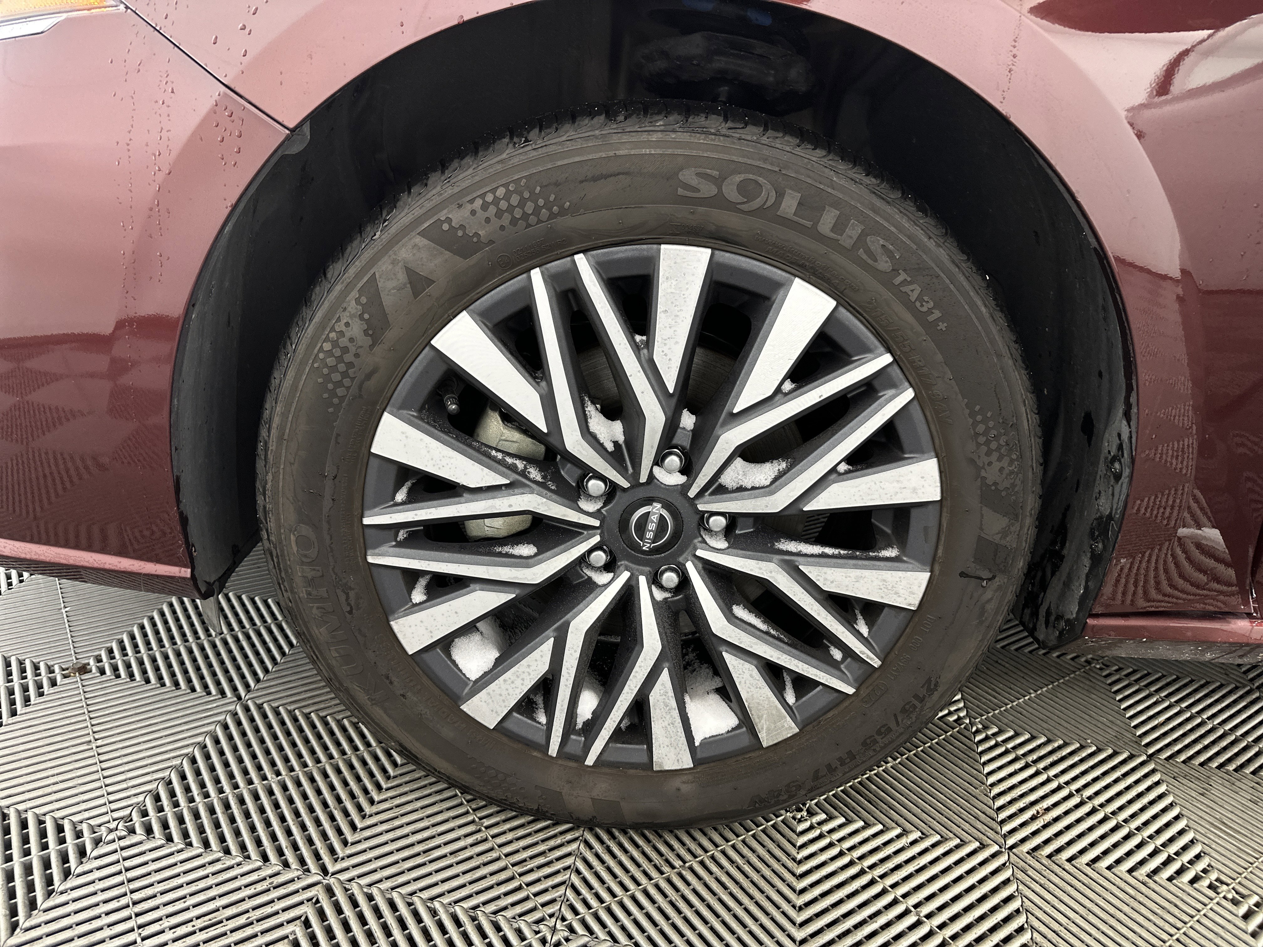 Used 2024 Nissan Altima 2.5 SV image 13