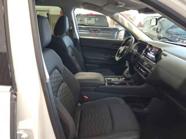 Certified 2025 Nissan Pathfinder S AWD/4WD image 26