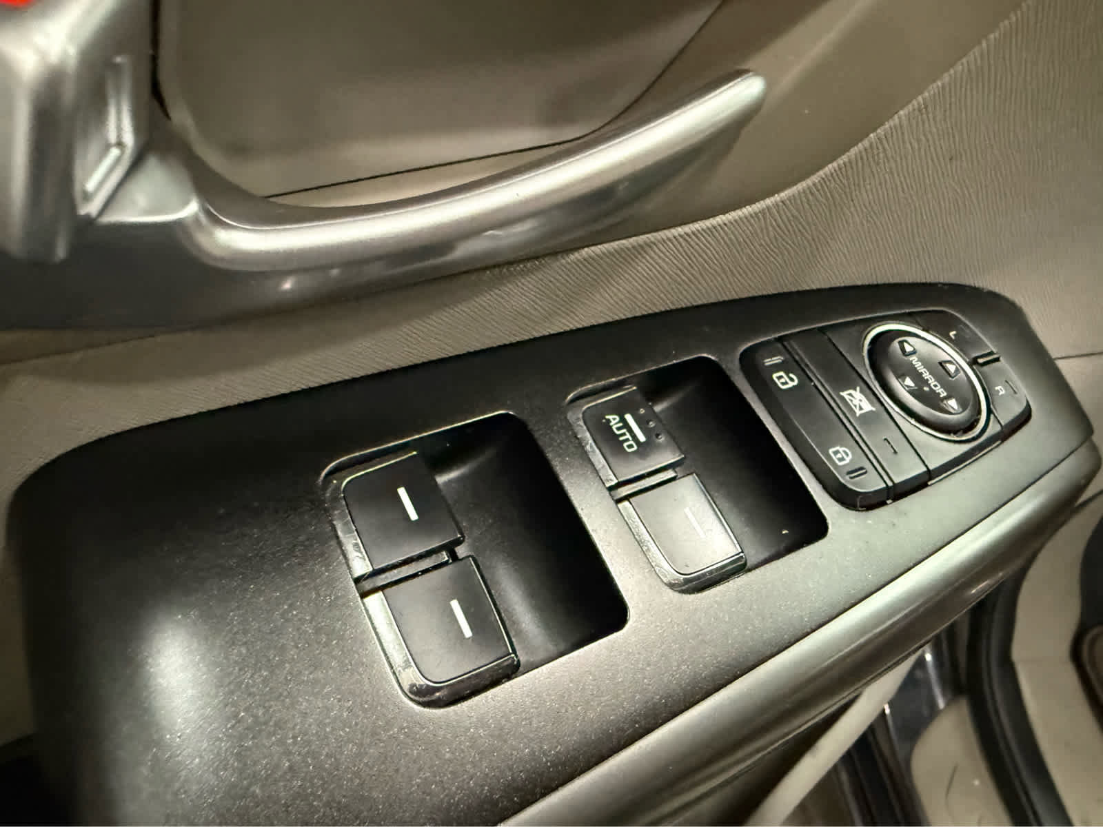 Used 2021 Kia Sedona LX image 24