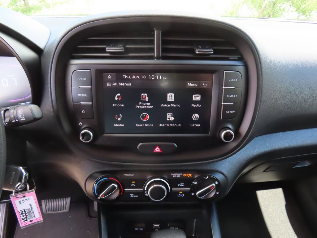Certified 2025 Kia Soul LX w/ LX Technology Package FWD image 14