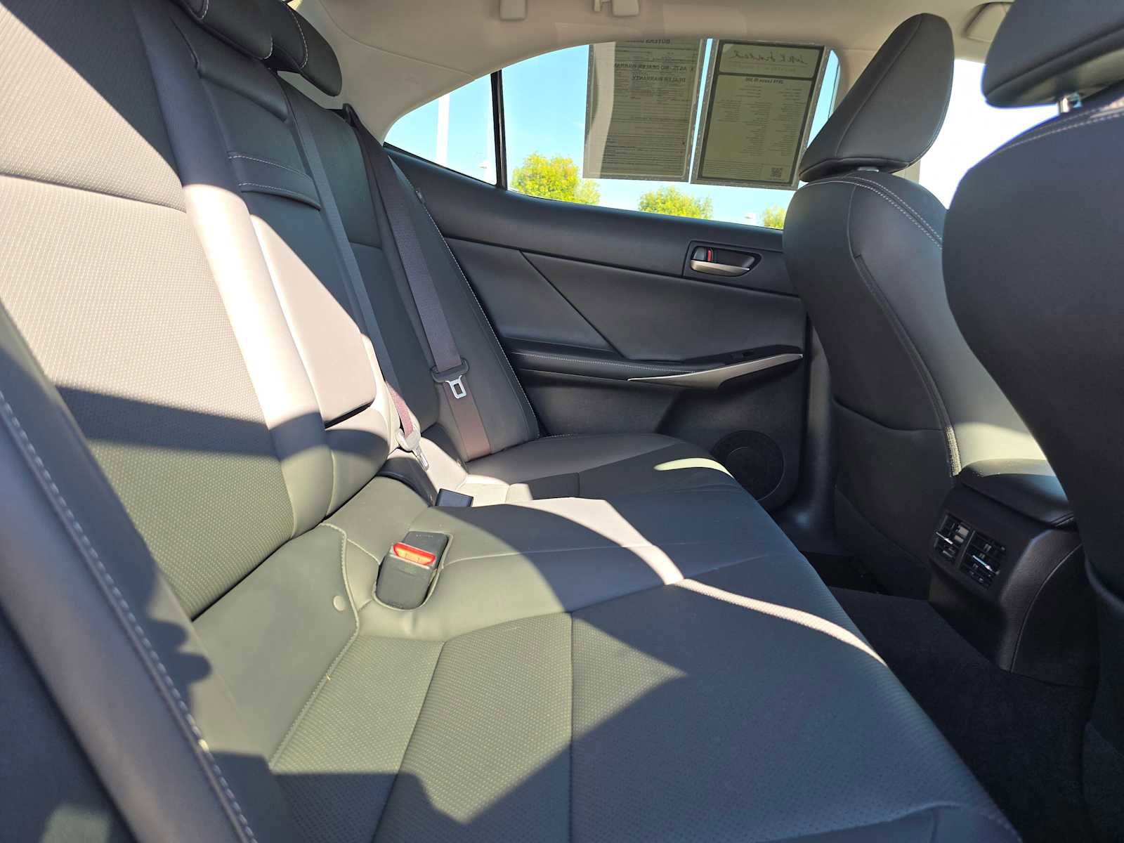 Used 2018 Lexus IS 300 image 12