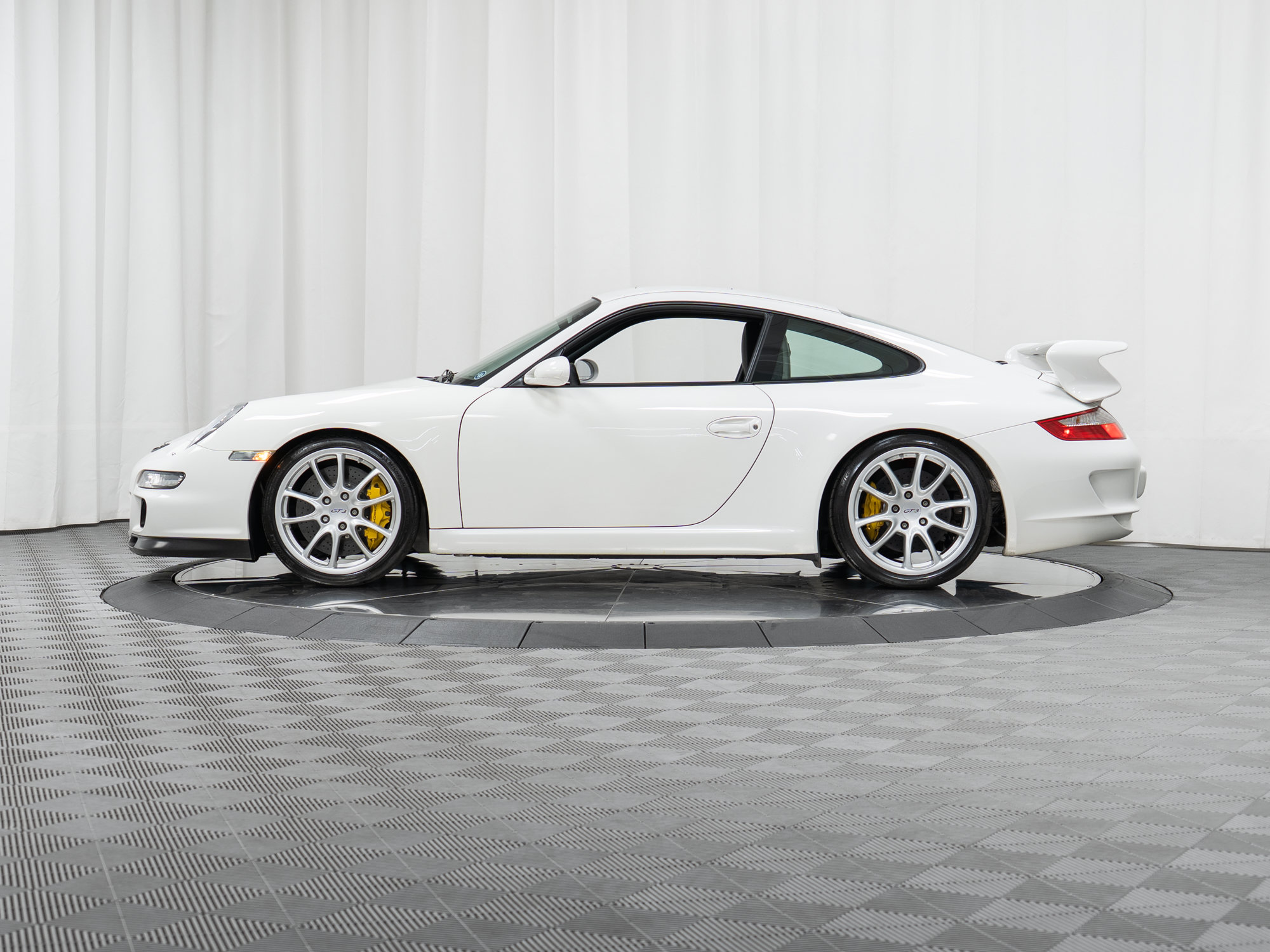 Used 2007 Porsche 911 GT3 RWD image 38