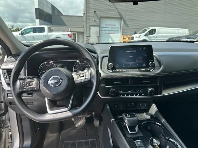 Used 2024 Nissan Rogue SV AWD/4WD image 17