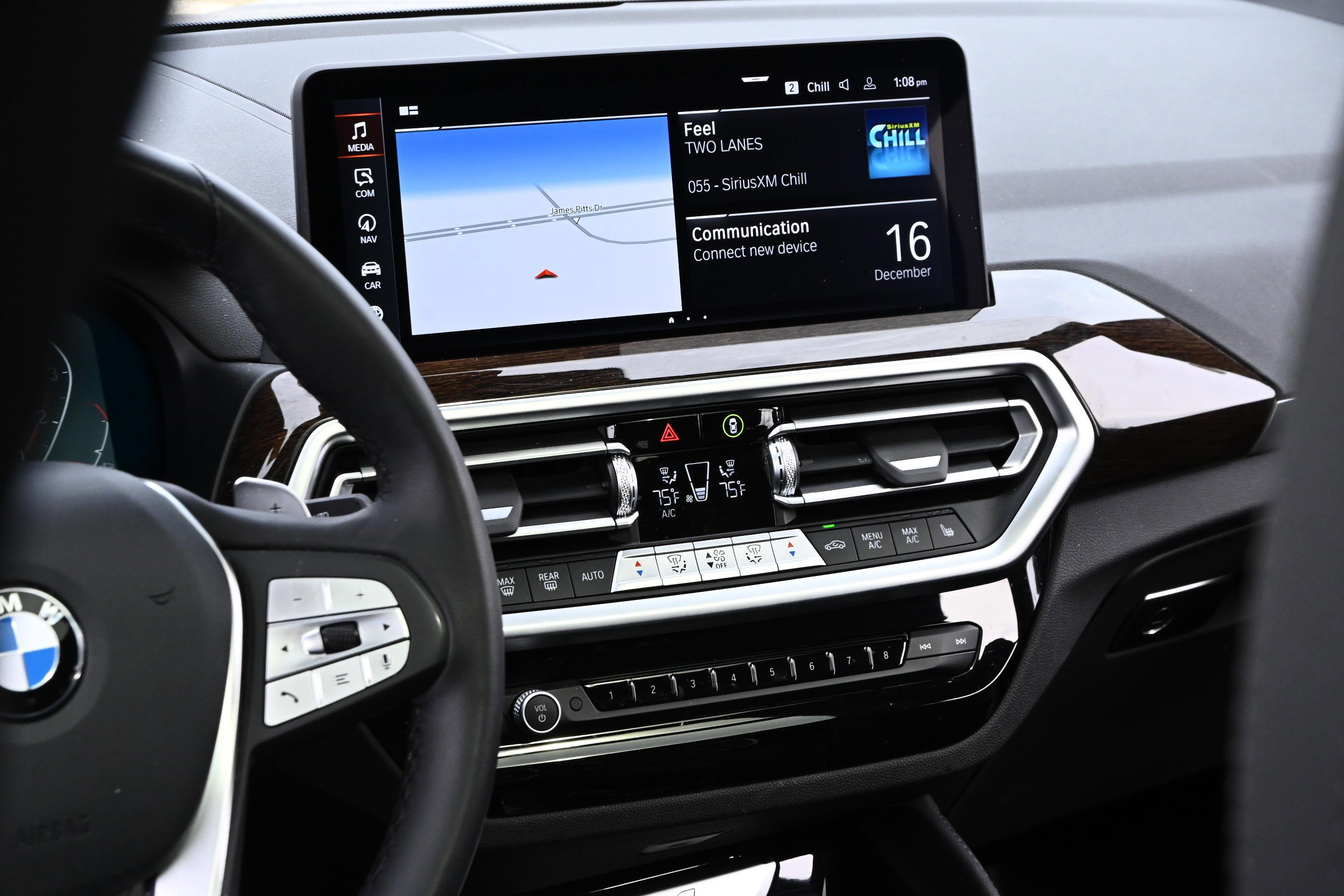 Certified 2025 BMW X4 xDrive30i image 19