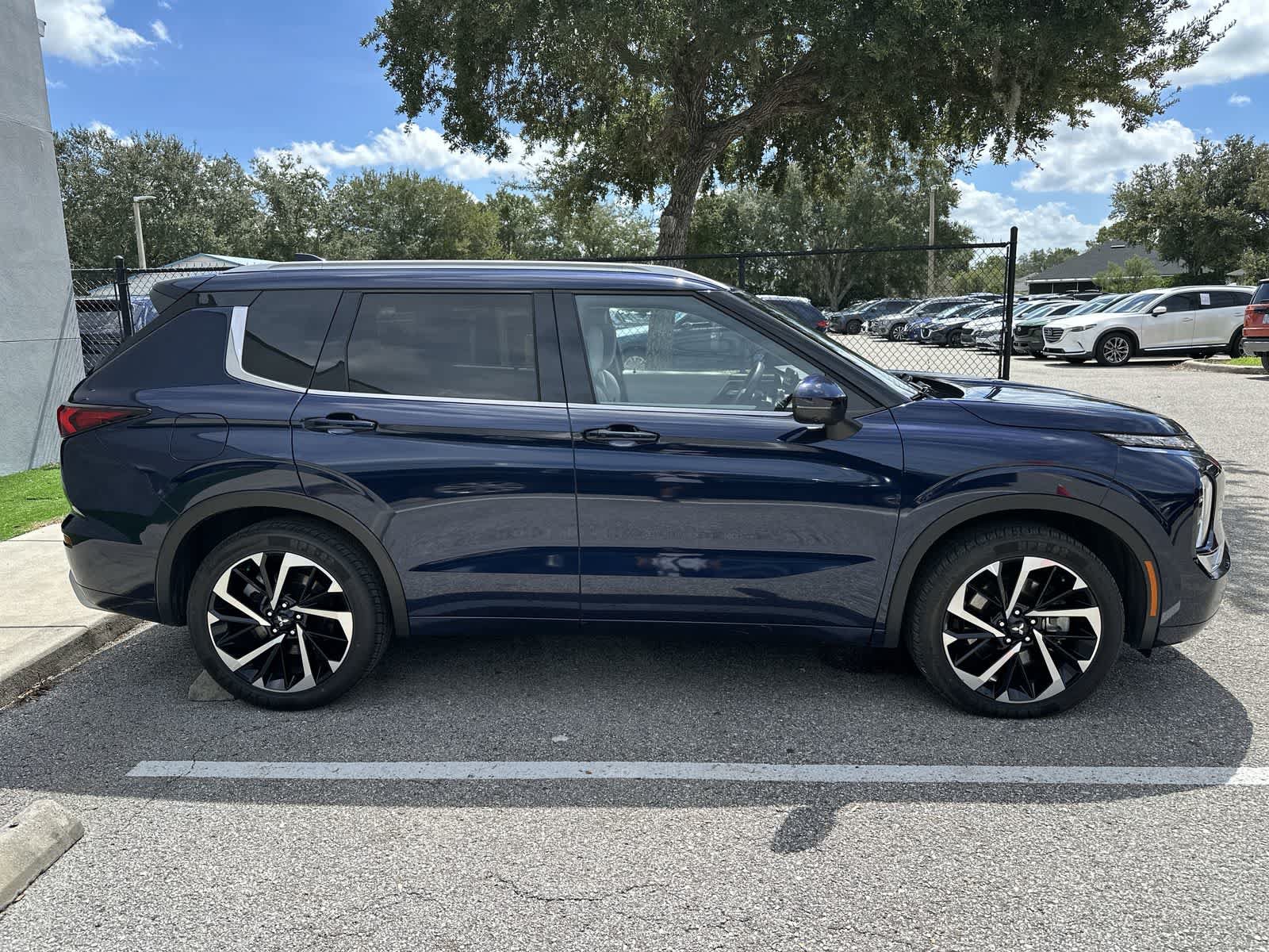 Used 2024 Mitsubishi Outlander SEL FWD image 10