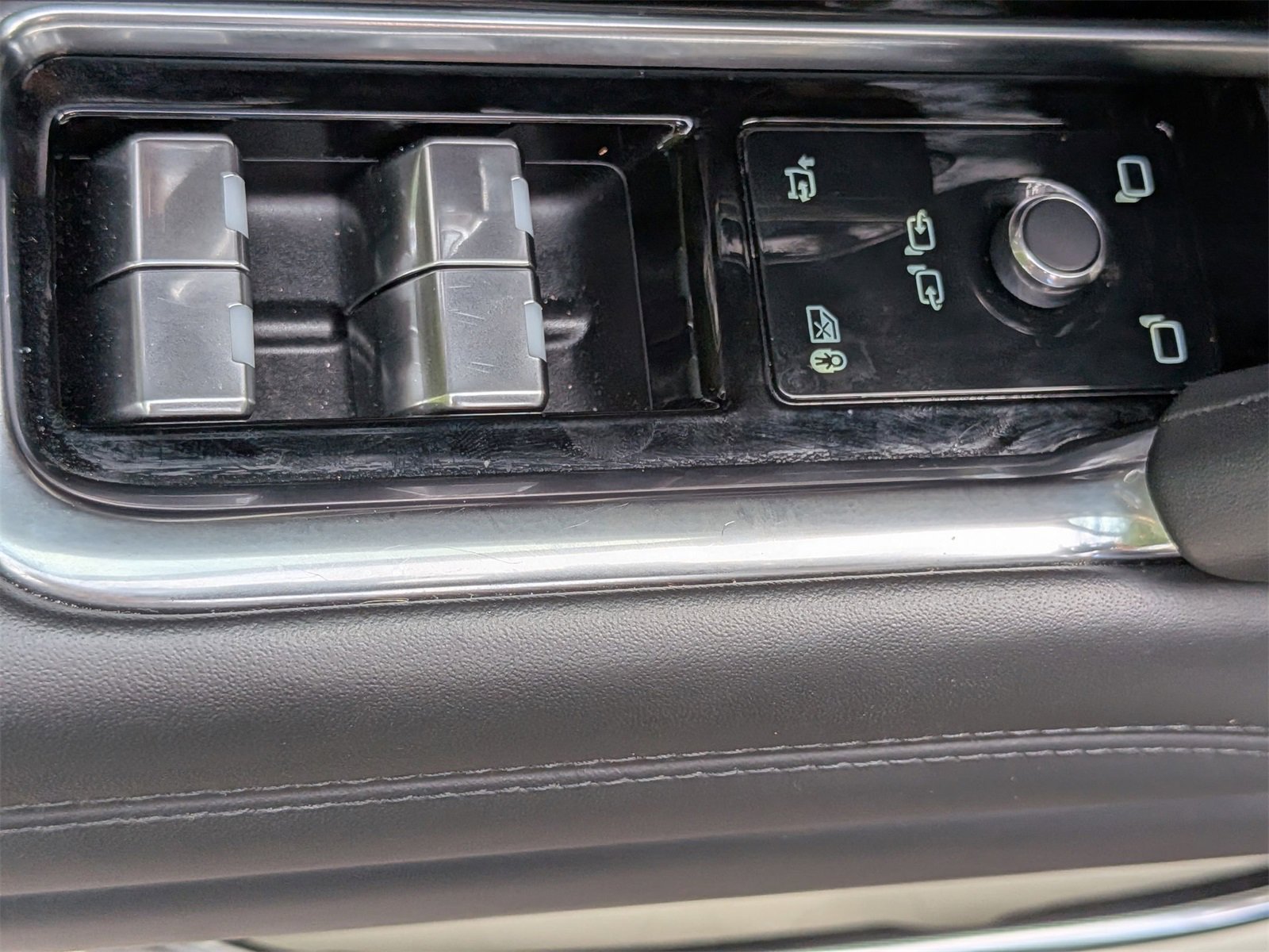 Used 2023 Land Rover Range Rover SE image 14