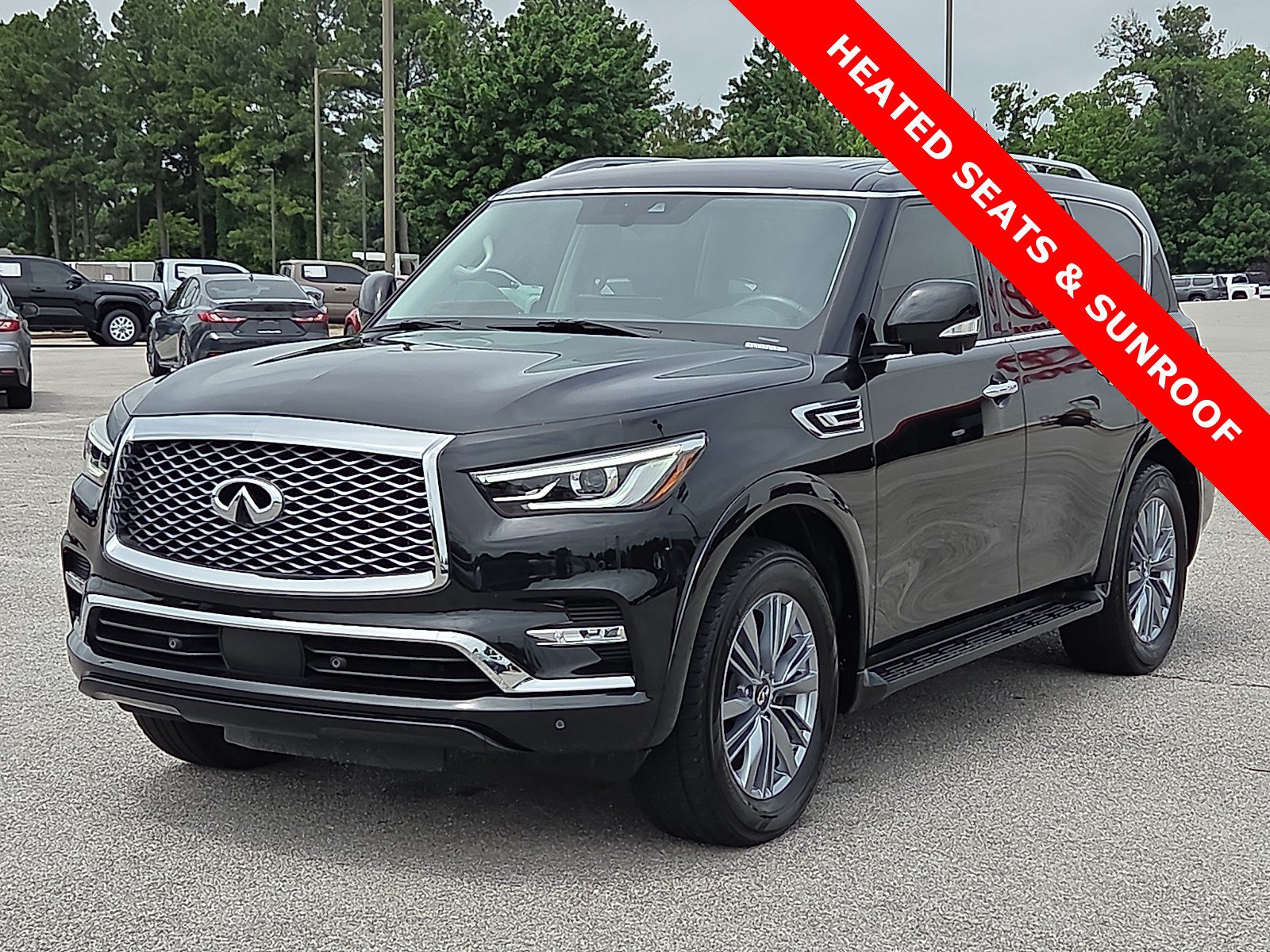 Used 2023 INFINITI QX80 Luxe w/ Cargo Package AWD/4WD image 2