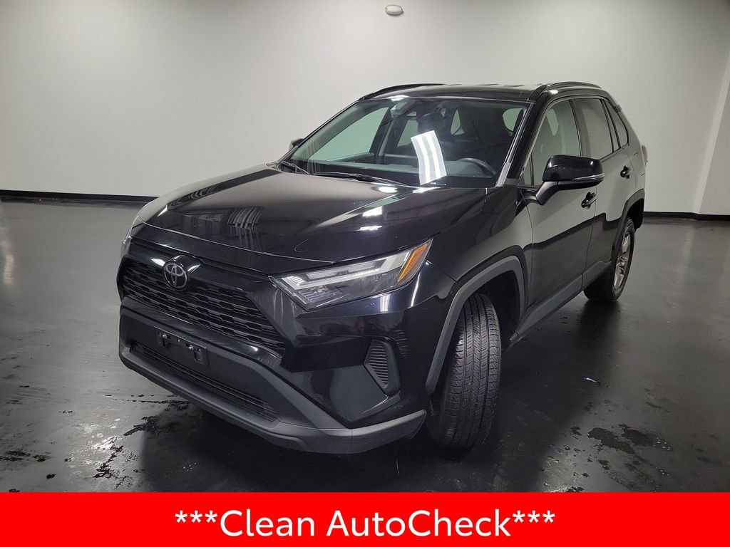 Used 2023 Toyota RAV4 XLE FWD image 4