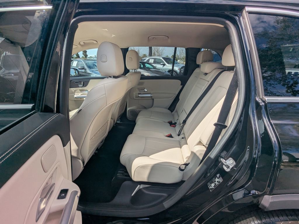 Certified 2023 Mercedes-Benz EQB 250+ w/ Exclusive Package image 24