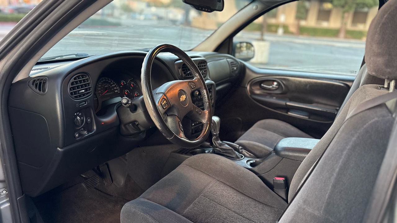 Used 2006 Chevrolet TrailBlazer 2WD w/ LT Package 1 image 9