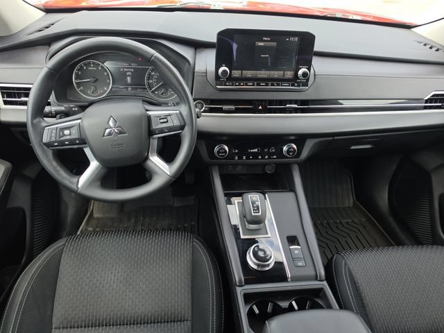 Used 2024 Mitsubishi Outlander ES FWD image 8
