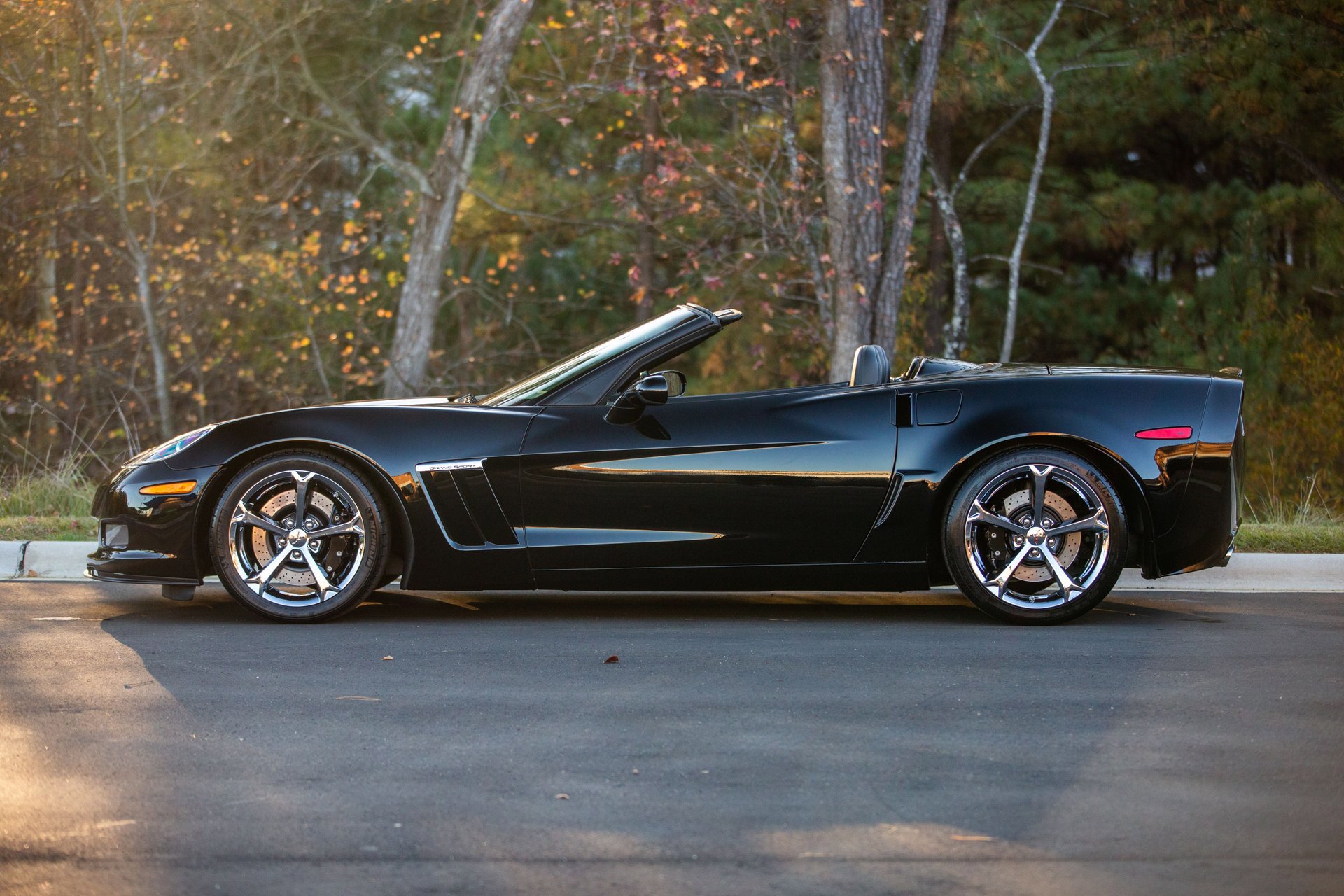 Used 2011 Chevrolet Corvette Grand Sport w/ Preferred Equipment Group image 4