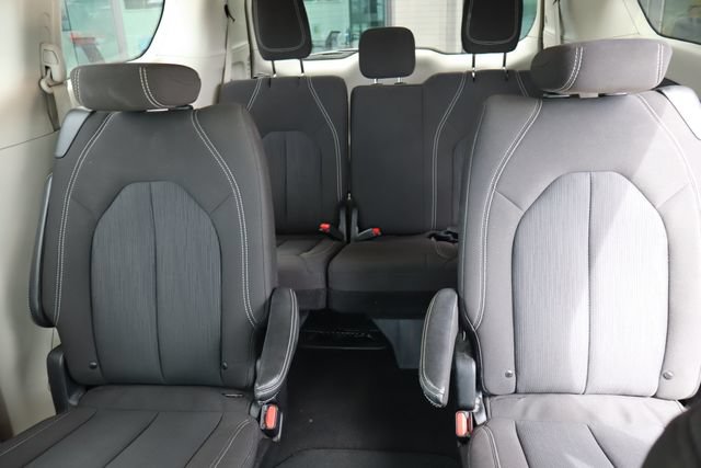 Used 2023 Chrysler Voyager LX FWD image 16