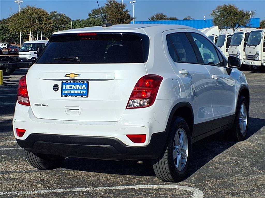Used 2020 Chevrolet Trax LS w/ Tint and Cruise Package image 5