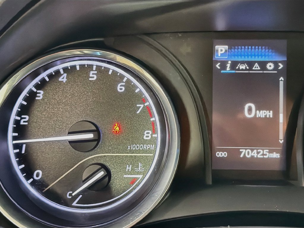 Used 2020 Toyota Camry LE FWD image 13