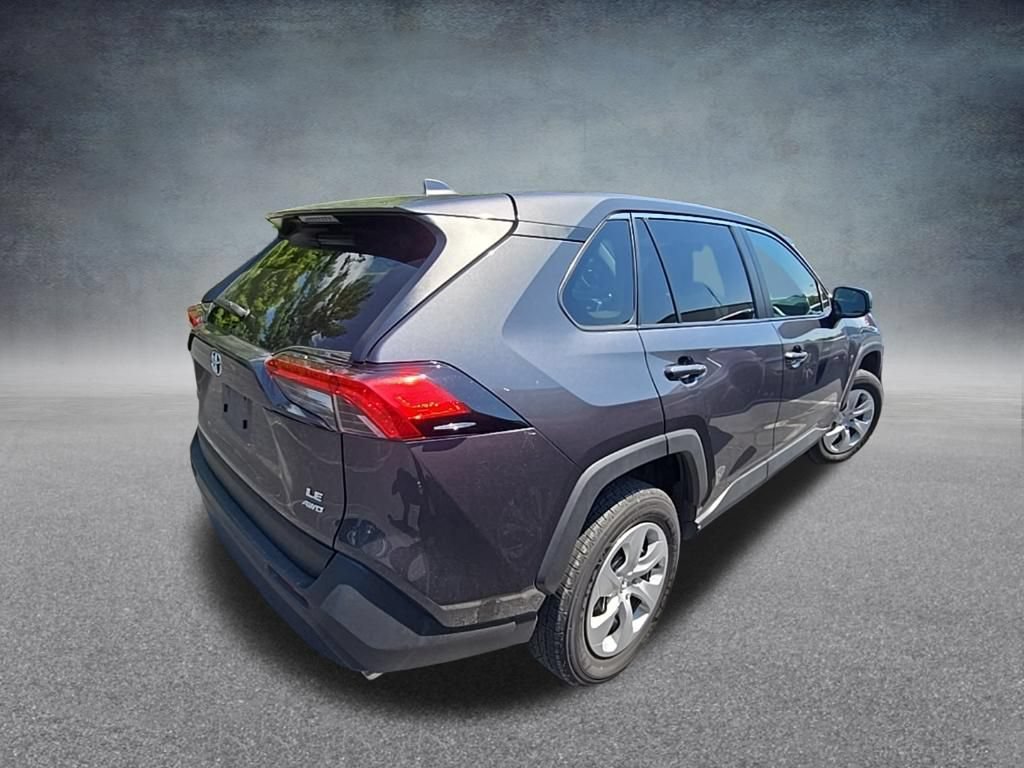 Used 2025 Toyota RAV4 LE AWD/4WD image 8