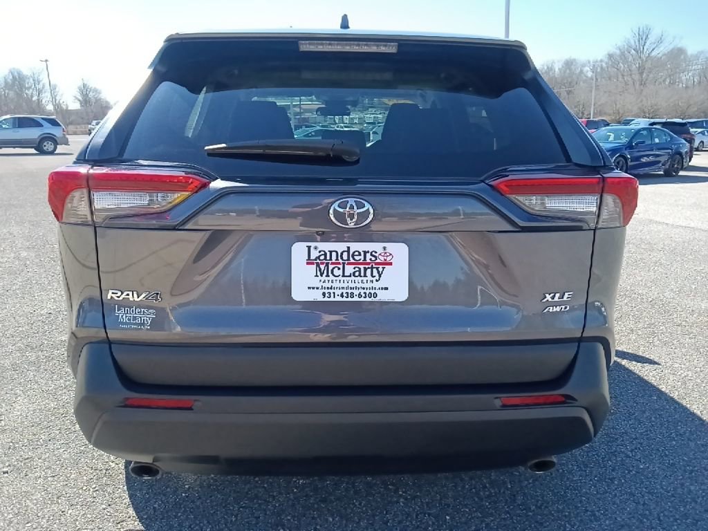 Used 2024 Toyota RAV4 XLE w/ Convenience Package image 4
