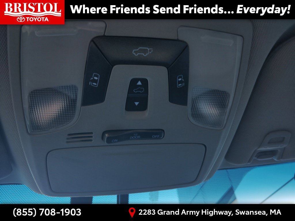 Used 2015 Toyota Sienna XLE FWD image 23