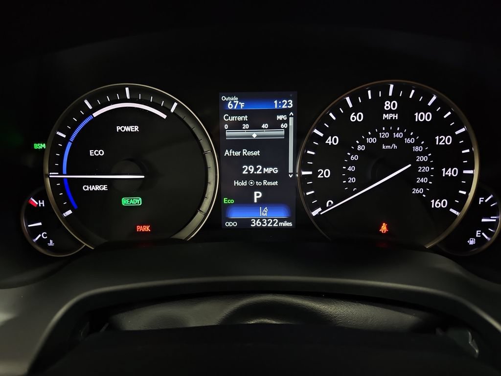 Used 2020 Lexus RX 450h AWD w/ Luxury Package image 18