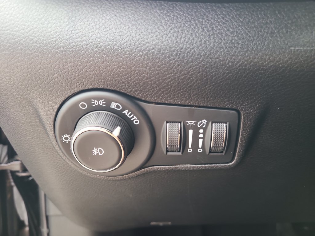 Used 2024 Jeep Compass Limited AWD/4WD image 25