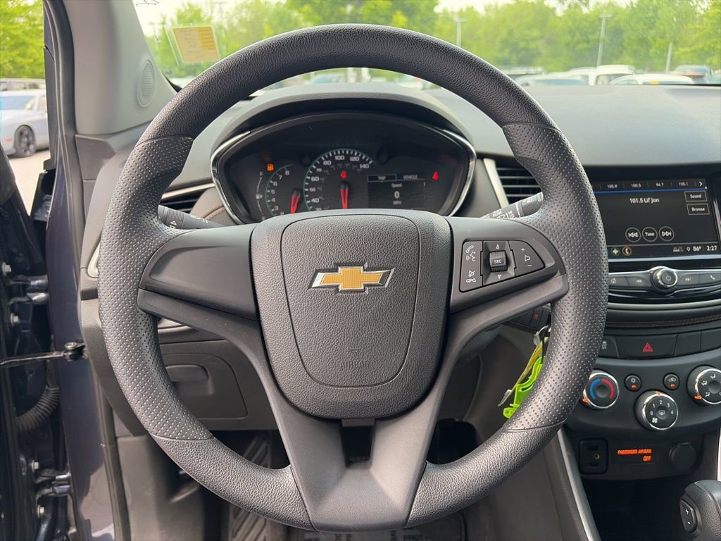 Used 2018 Chevrolet Trax LS w/ LPO, Cargo Package AWD/4WD image 16