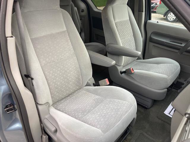 Used 2004 Ford Freestar SE image 29