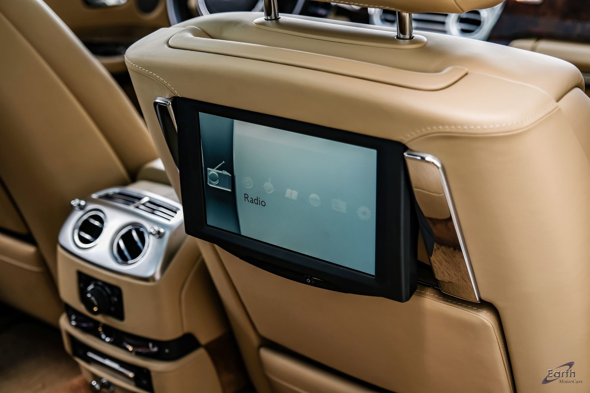 Used 2017 Rolls-Royce Ghost RWD image 87