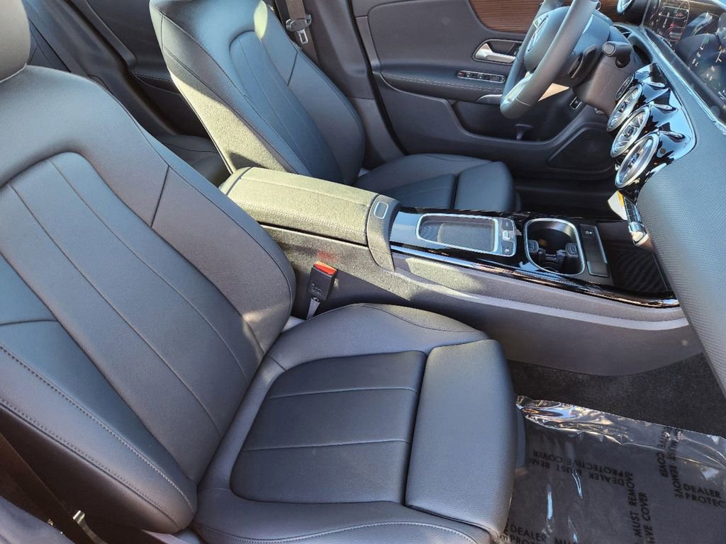 New 2025 Mercedes-Benz CLA 250 4MATIC image 13