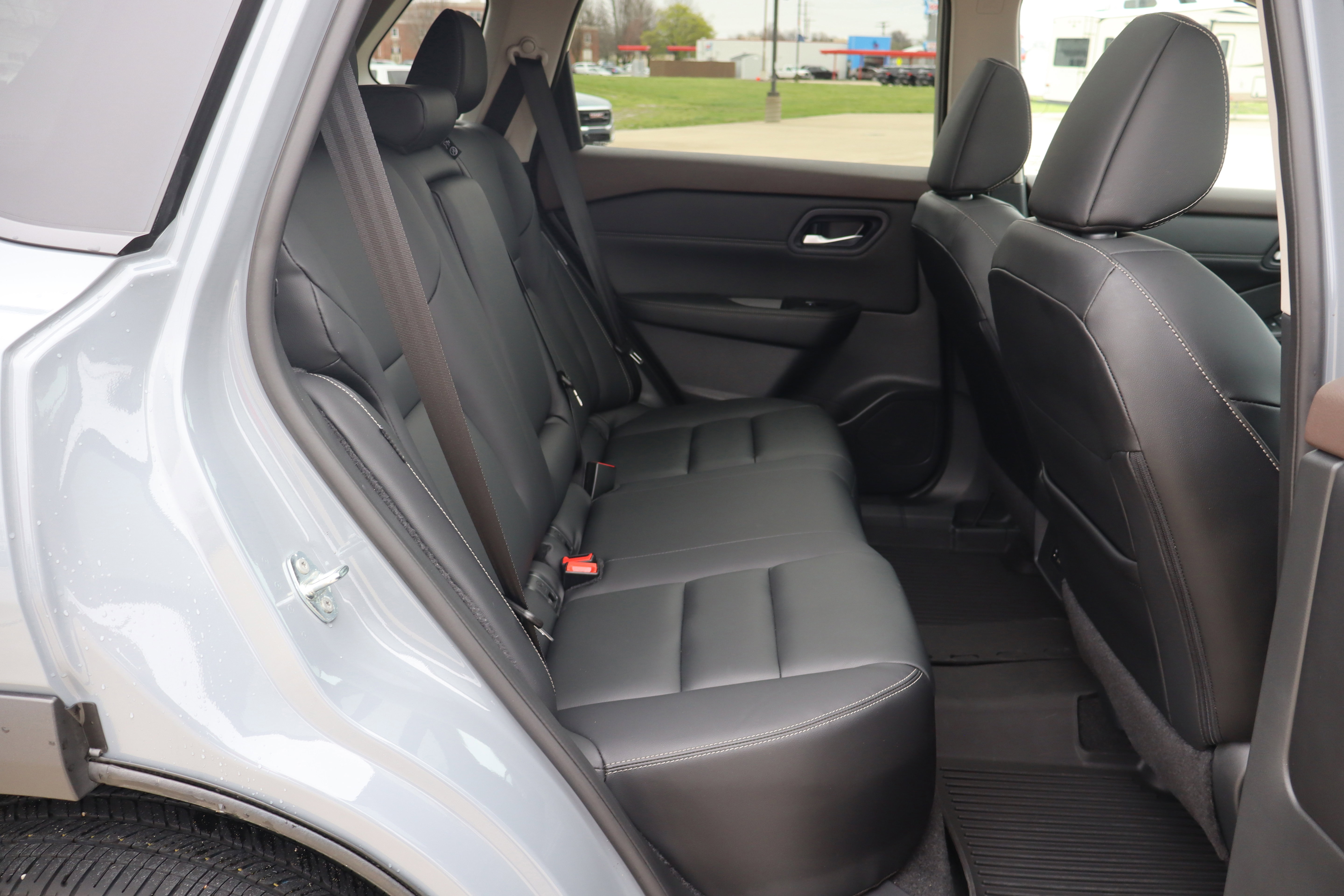 Used 2023 Nissan Rogue SL image 11